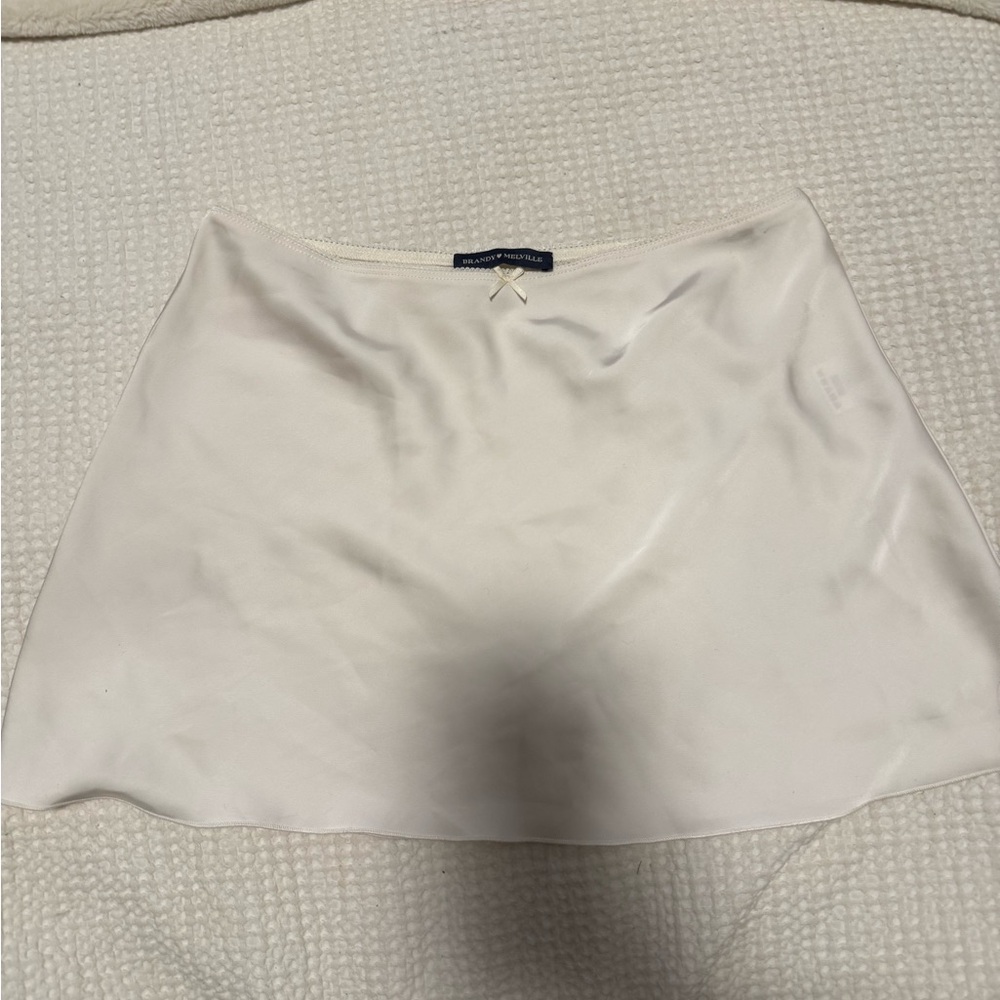 Brandy Melville Mini Skirt - Picture 2 of 3